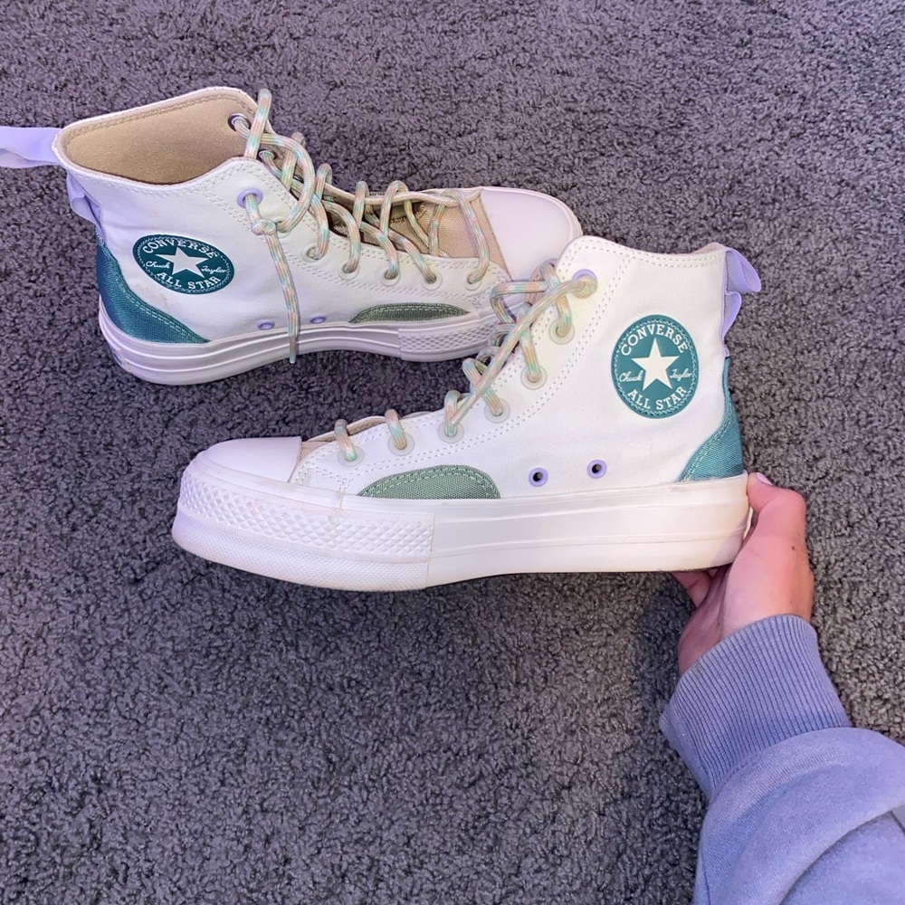 Women’s high top converse